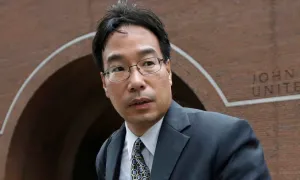 Phòng thí nghiệm 'đầy rêu mốc' khiến 800 người mắc viêm não vì thuốc bẩn